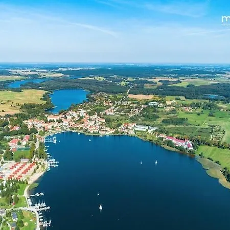 Prázdninový dům With A Terrace, Right On The Ryn (Warmian-Masurian)